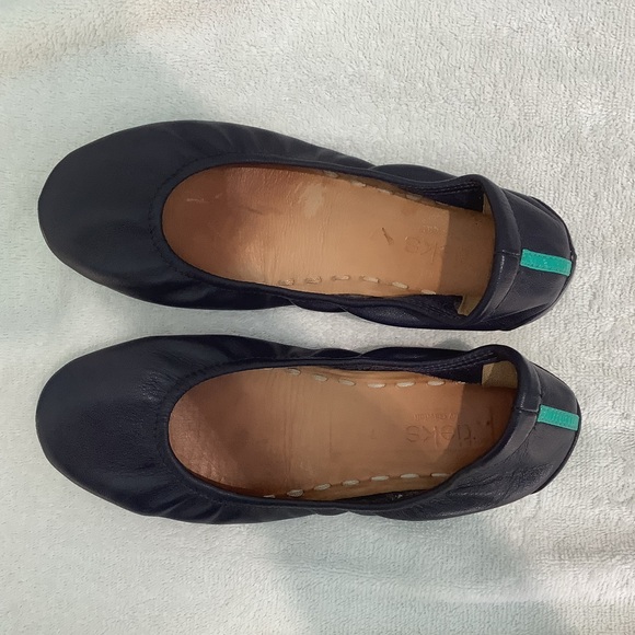 Tieks California Navy size 7 - Picture 1 of 7